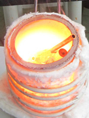 自制熔铜土炉视频_天然气熔铝炉的优点_高温钎焊炉连续式铝钎焊炉